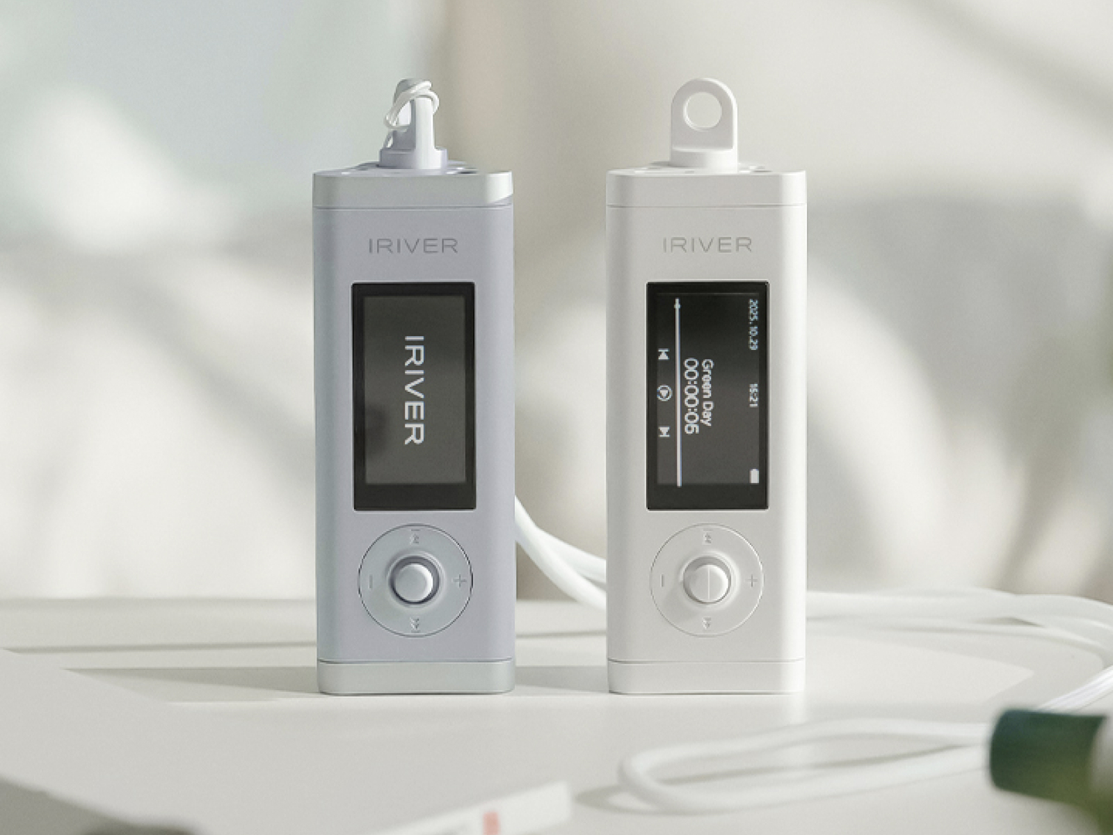 I PRISM MP3 IFP-10 本体 ホワイト Iriver-prism-01.jpg